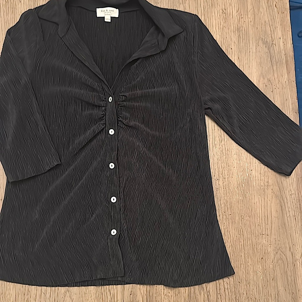 Women’s Kim & Cami Black Button Up Collar Shirt